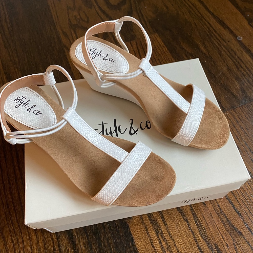 Style&co. White wedge sandal